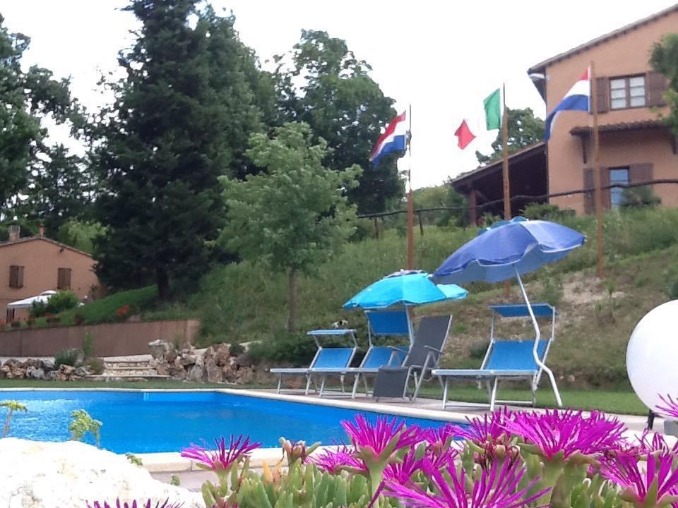 Agriturismo Gioie Di Campagna 法布里亚诺 外观 照片