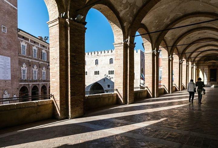 Agriturismo Gioie Di Campagna 法布里亚诺 外观 照片