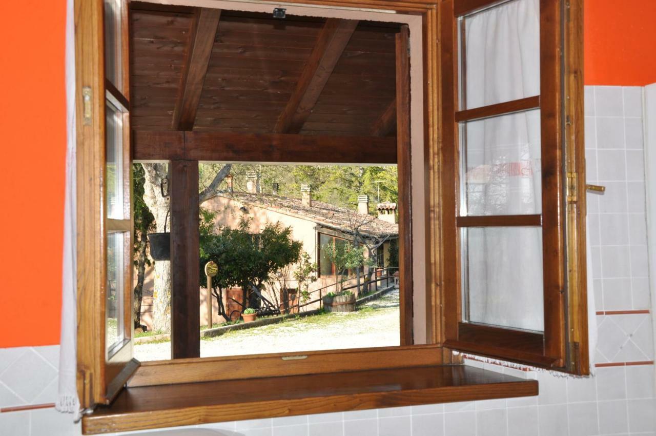 Agriturismo Gioie Di Campagna 法布里亚诺 外观 照片